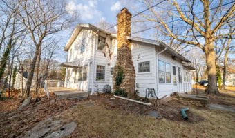 25 Gray Ledge Rd, Branford, CT 06405