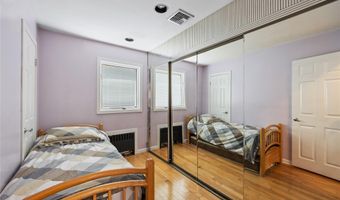 8 Dunn Rd, Airmont, NY 10952