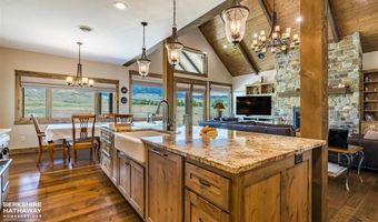 32 Big Creek Dr, Cody, WY 82414