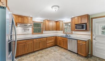 382 Beavertail Rd, Jamestown, RI 02835
