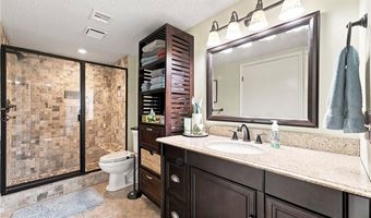 72 Elizabeth Dr, Bella Vista, AR 72715