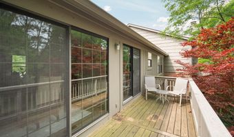 2250 Rivenoak Ct, Ann Arbor, MI 48103