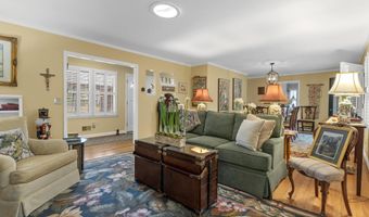 131 Chesnut St, Camden, SC 29020