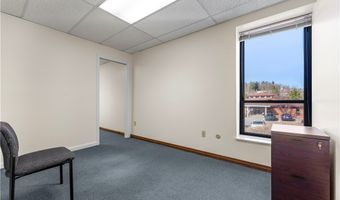 600 Commerce Dr, Coraopolis, PA 15108