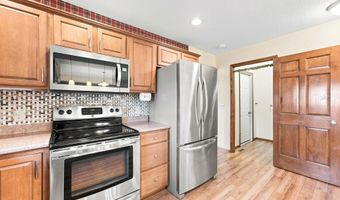 220 Yukon Pass, Auburn, IN 46706
