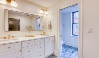16 Chestnut St, Boston, MA 02129