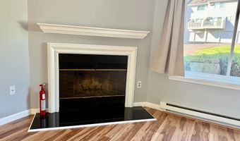 151 Shelter Rock Rd 17, Danbury, CT 06810