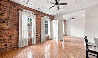55 W Livingston Ave 203, Columbus, OH 43215