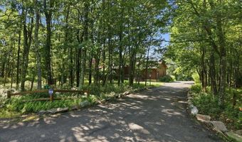14 E Point Rd, Albrightsville, PA 18210