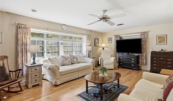 115 Pine Glen Dr, East Greenwich, RI 02818