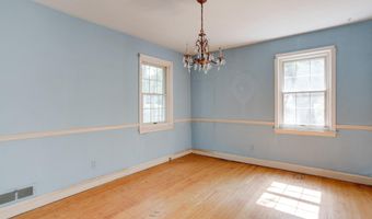 4113 PINERIDGE Dr, Annandale, VA 22003