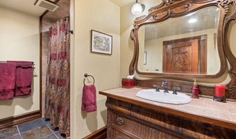 940 McCaffery Rd, Bigfork, MT 59911