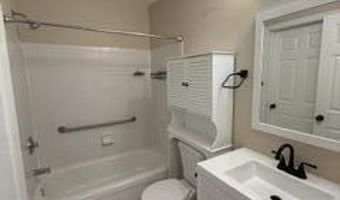 402 Wedgewood Cir, Belford, NJ 07718