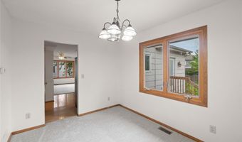 725 11th St SE, Altoona, IA 50009