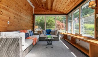 316 Leetes Island Rd, Branford, CT 06405