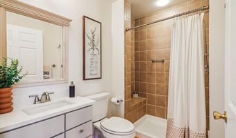 941 N MCKINLEY Rd, Arlington, VA 22205