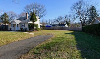 2 Woodbrook Dr, Aberdeen, NJ 07747