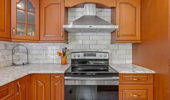 191 Stanavage Rd, Colchester, CT 06415