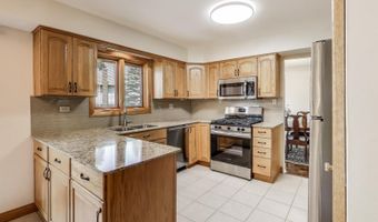 206 W Hintz Rd, Arlington Heights, IL 60004