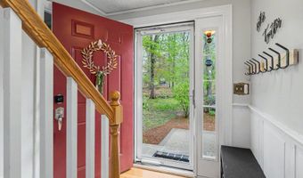 29 Old Sawmill Rd, Bedford, NH 03110