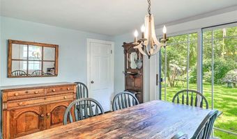 44 Washington Rd, Barrington, RI 02806