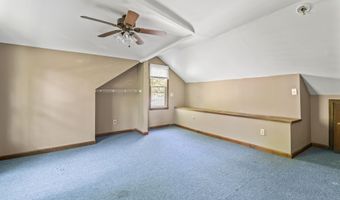 76 9th St, Belford, NJ 07718
