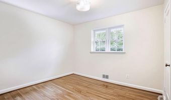 7116 WAYNE Dr, Annandale, VA 22003