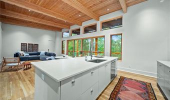 46 W Elvendon Dr, Bella Vista, AR 72715