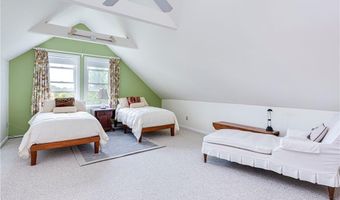 140 Connection St, Newport, RI 02840