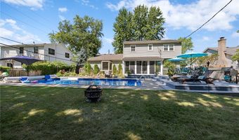 6903 Hidden Valley Dr, Amherst, OH 44001