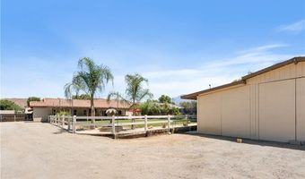 33127 Camelot Dr, Yucaipa, CA 92399