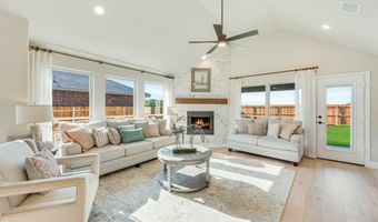 210 Comanche Trl, Alvarado, TX 76009