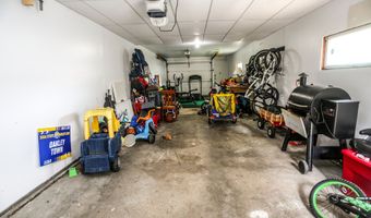 1724 S 1st St, Aberdeen, SD 57401