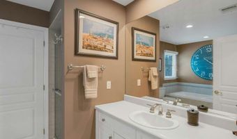 111 Trotters Ln, Allendale, NJ 07401