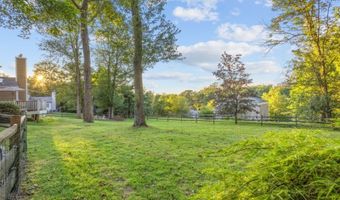100 Hickory Tavern Rd, Long Hill Twp., NJ 07933