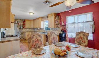 1147 Viewmont Dr, Escondido, CA 92027