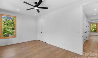 35 Grindstaff Dr, Asheville, NC 28803