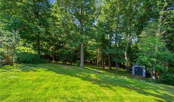 33 Shirley Dr, Cumberland, RI 02864