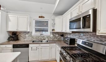 43 Fiber St, Bay St. Louis, MS 39520