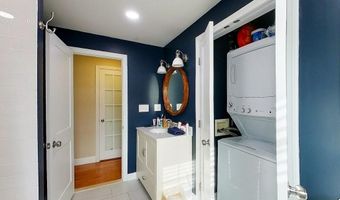 46 Allston Ave, Middletown, RI 02842