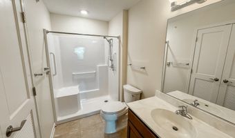 2205 Green Hills Dr 1403, Ames, IA 50014