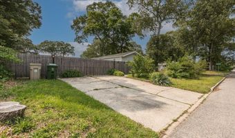 40 Dockage Rd, Bayville, NJ 08721