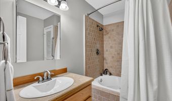 14916 Dismuke Dr, Biloxi, MS 39532