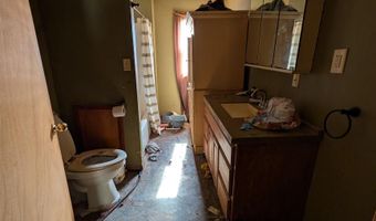 910 2nd Ave, Ackley, IA 50601