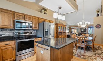 2751 Rivers Bluff Ln, Anoka, MN 55303