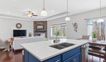1009 Baileys Grove Dr, Adel, IA 50003
