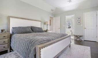 16 N Beech Tree Rd, Brookfield, CT 06804