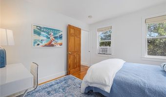 5 Tews Ct, Newport, RI 02840