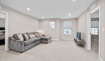 441 Alpine Dr, Algonquin, IL 60102