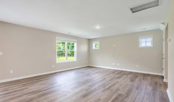 97 Coachman Ln, Autryville, NC 28318